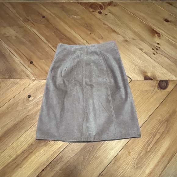 Brandon Thomas Dresses & Skirts - Vintage Brandon Thomas Tan A-line 100% leather with liner skirt